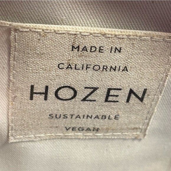 HOZEN Belt Bag in Rouge - sustainably crafted - Picture 9 of 11